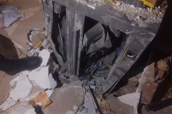 Assaltantes invadem supermercado na PB e explodem caixa eletrônico