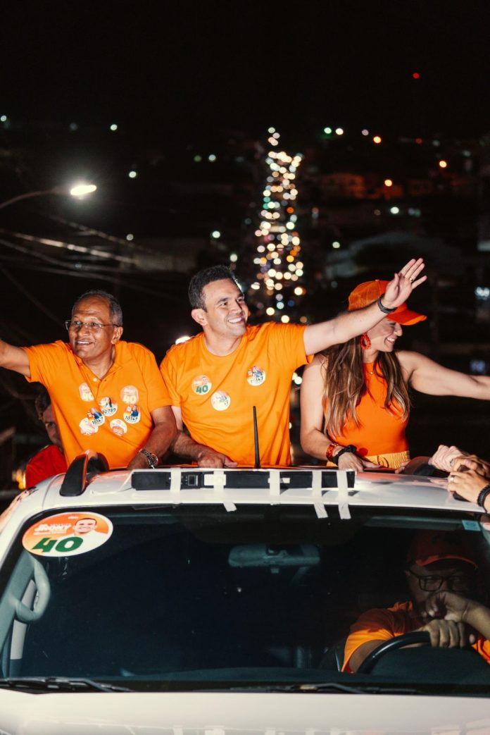 Dr Jhony e Marinaldo Cardoso realizam carreata com mais de 12 horas de duração pelos bairros de Campina Grande