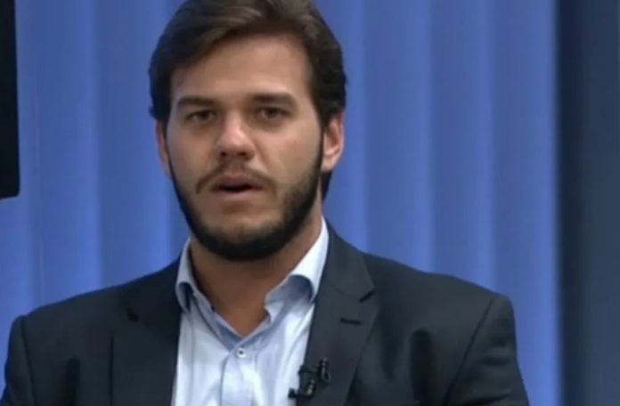 Justiça eleitoral tira do ar guia de Bruno por uso de Fake News sobre saúde