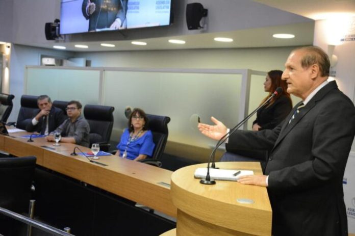 Na ALPB, Hervázio apoia denúncia sobre precariedade da PB-085 e defende posicionamento do Governo do Estado