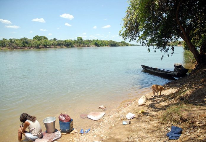Opinião: A mulher da beira do rio!