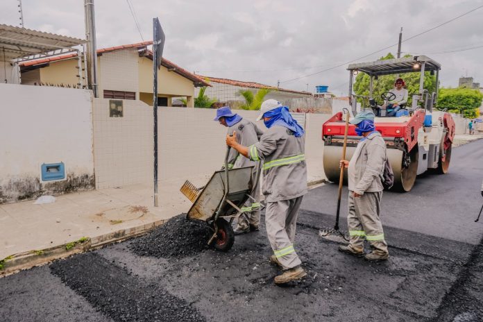 Cícero garante calçar todas as ruas que ainda restam em João Pessoa