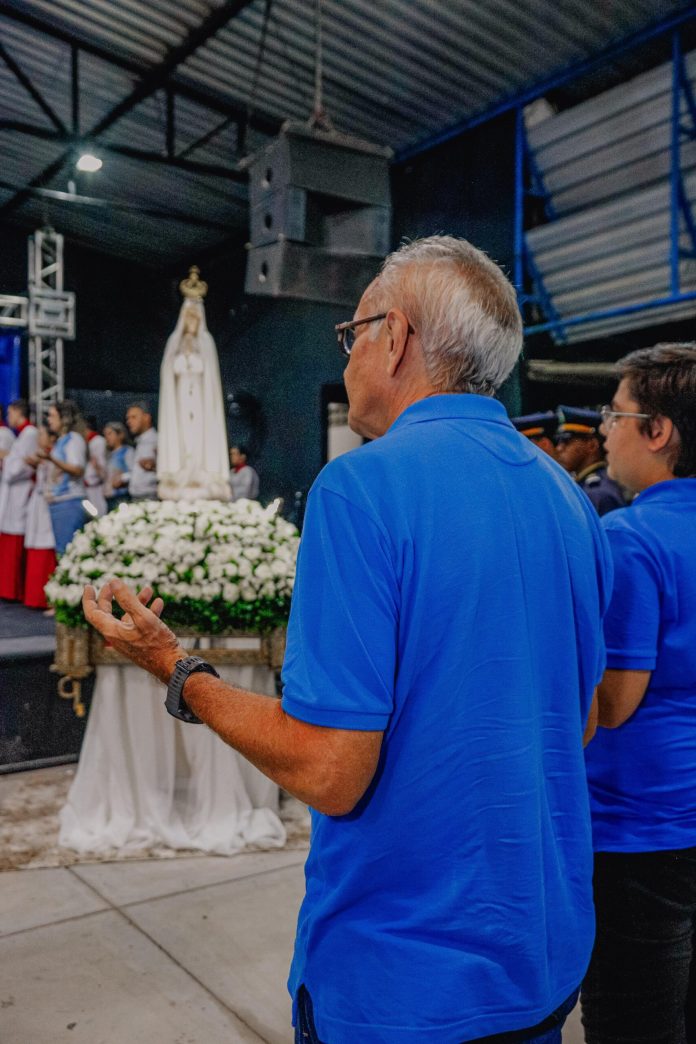 Cícero renova fé e bençãos durante missa de despedida da imagem da Virgem de Fátima