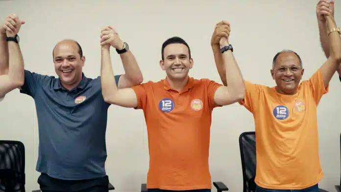 Dr Jhony ganha reforço para disputa de 2º turno em Campina, com adesão de André Ribeiro