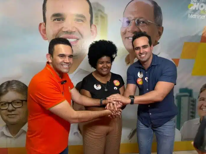 Em CG, Dr. Jhony recebe apoio importante da vereadora mais bem votada