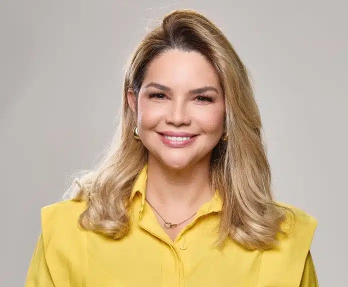 Karla Pimentel enterra de vez oligarquias de Conde e se torna a maior liderança politica do Litoral Sul da Paraíba