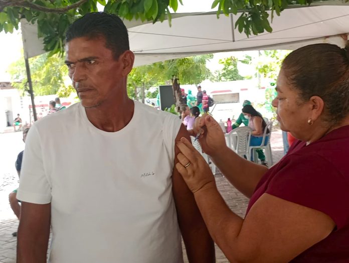 Profissionais de saúde explicam quem deve tomar a vacina que protege contra o sarampo