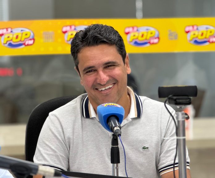Reeleito, Damásio enaltece Aguinaldo e destaca compromisso de Dinho com vereadores