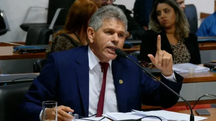 Vice-presidente do PT do Distrito Federal é preso por abuso sexual de adolescentes
