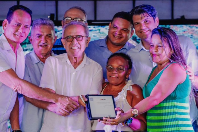 Cícero Lucena entrega 80 apartamentos do primeiro residencial quilombola do Brasil