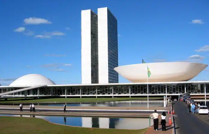 Comissão aprova LDO 2025 e texto vai ao plenário do Congresso