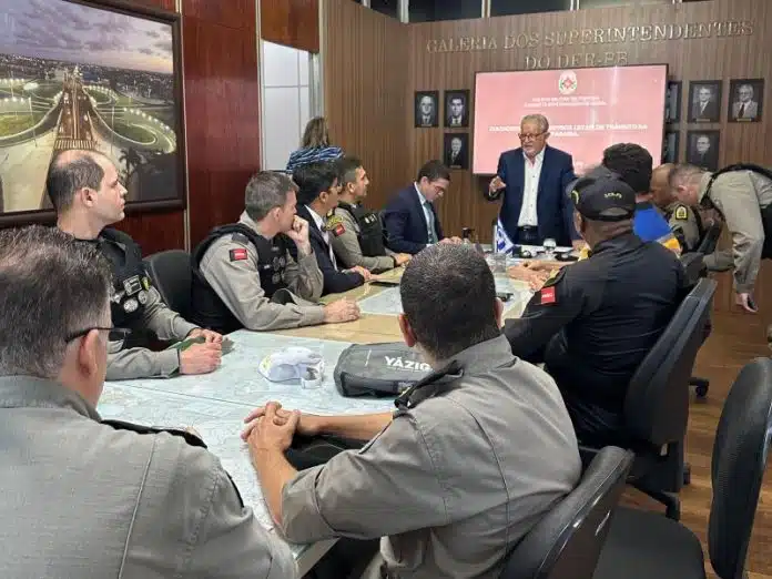 DER e Polícia Militar assinam convênio para fiscalização das rodovias do Estado