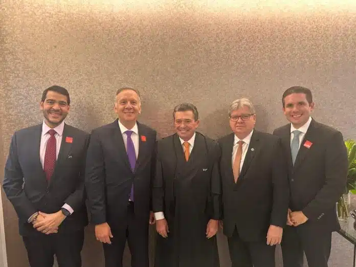 João Azevêdo prestigia posse de ministro Vital do Rêgo Filho na presidência do TCU