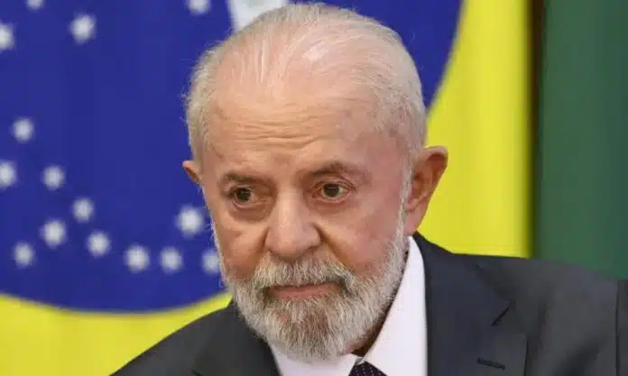 Lula deixa UTI e passa a ter cuidados semi-intensivos no hospital