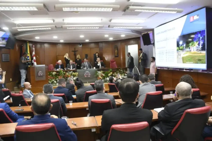 Secretários municipais debatem novos projetos para João Pessoa em audiência da LOA/2025 na Câmara