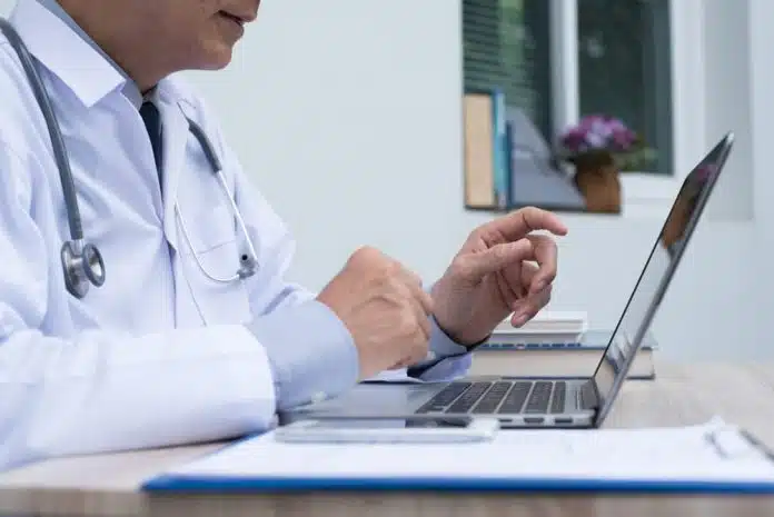 Conselho Federal de Medicina pede banimento de PMMA para fins estéticos no Brasil