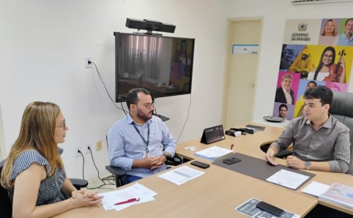 Causa animal: Secretaria da Saúde prepara ampliação dos serviços de castramóvel nos municípios paraibanos