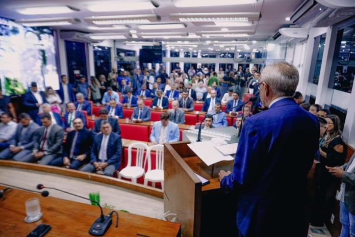 Cícero Lucena destaca avanços da PMJP, anuncia novas secretarias e reitera parceria com vereadores