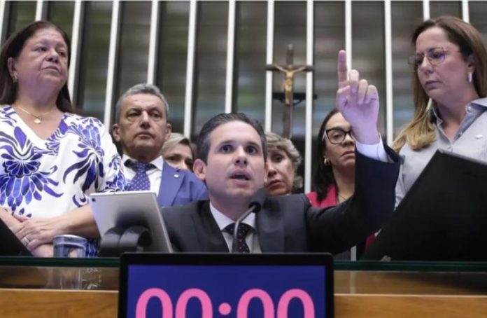 Hugo Motta manda recado para os deputados: 