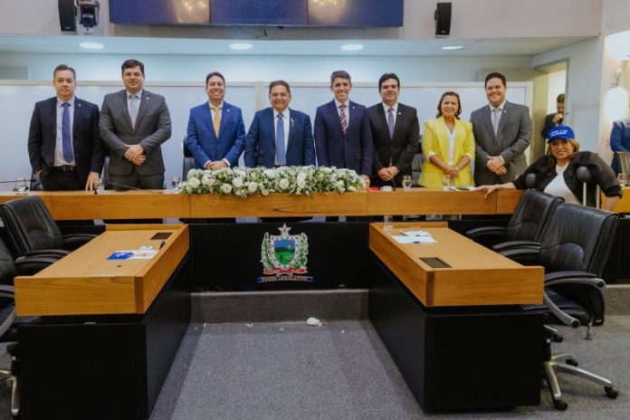 Nova Mesa Diretora da ALPB toma posse para o biênio 2025-2026
