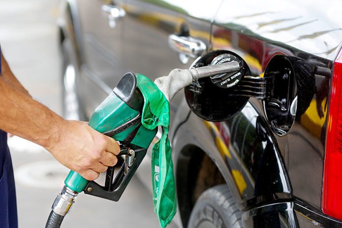 Gasolina pode ser encontrada por até R$ 6,12, em João Pessoa; saiba onde