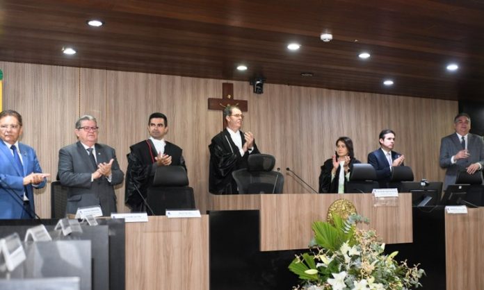 João Azevêdo participa de posse da nova Mesa Diretora do TRE-PB