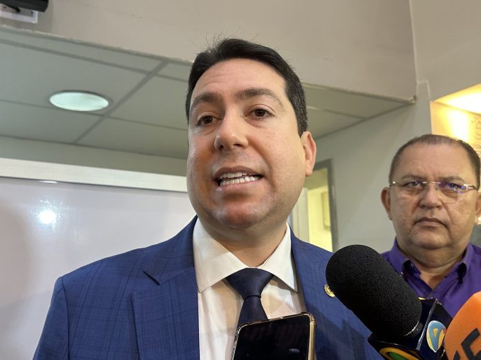 Ouça: Relator dispensa sabatina de Allana Galdino na ALPB