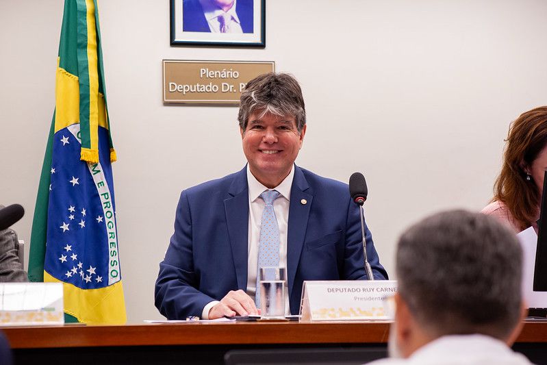 Ruy convoca ministros para fortalecer ações da Comissão de Previdência e Assistência Social