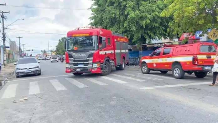 Incêndio atinge Mercado Público de Mangabeira