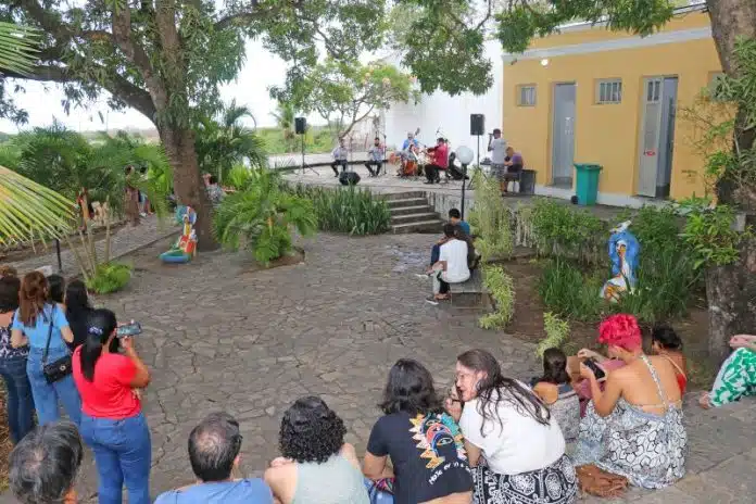 Projeto Sol Maior apresenta Renan Rezende e Luis Umberto nesta sexta