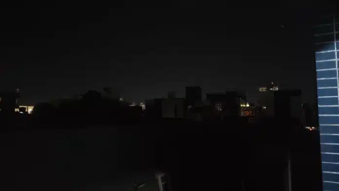 Queda de energia provoca transtornos e deixa moradores sem luz nos Bancários, em João Pessoa