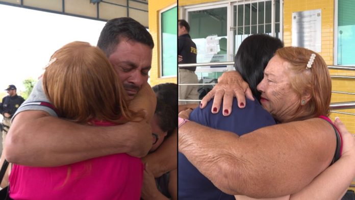 Mãe reencontra filhos que não via há 40 anos: ‘emocionante'