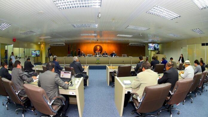 Com Bruno em Portugal, vereadores de Campina Grande não votam LDO sem Emendas