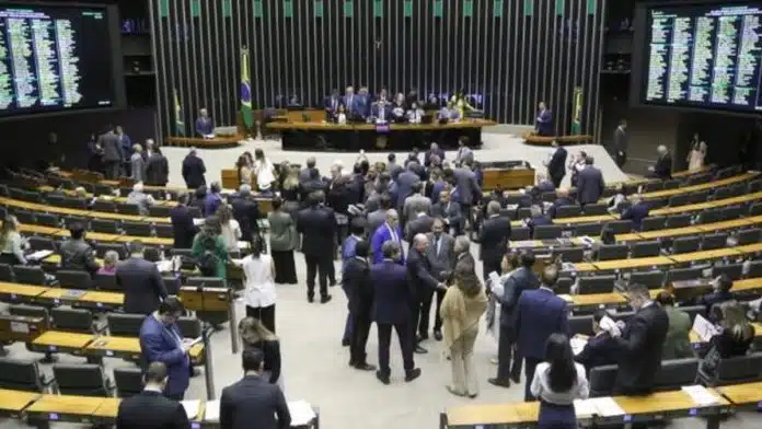 Câmara aprova cancelamento on-line de contribuição sindical; veja posição dos paraibanos