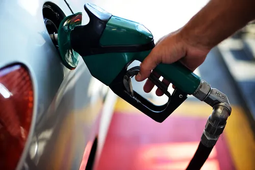 
				
					Distribuidora é multada em R$ 250 mil por não repassar desconto da gasolina em João Pessoa
				
				