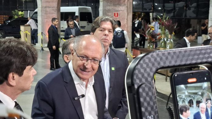 Na Paraíba, Alckmin diz que pacote alternativo ao IOF vai respeitar arcabouço fiscal