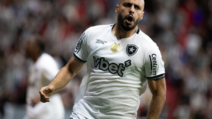 Arthur Cabral faz primeiro gol pelo Botafogo e projeta evolução com novo treinador