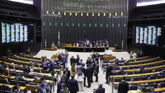 Câmara aprova projeto que dificulta progressão de regime para crimes hediondos