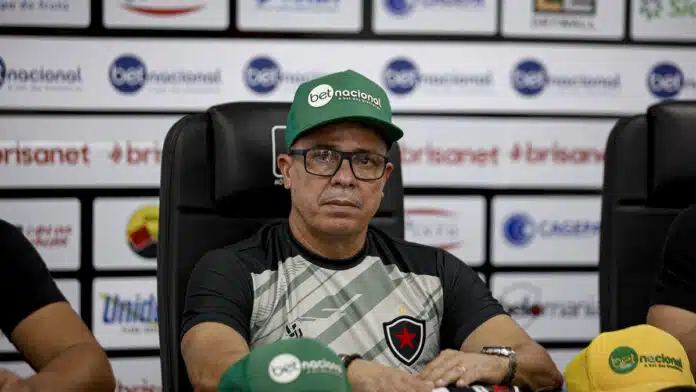 Evaristo Piza vai para a sua quarta passagem pelo Botafogo-PB, onde atravessou altos e baixos