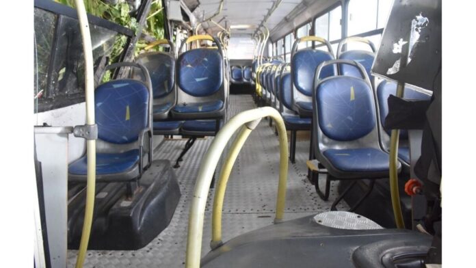 Imagens mostram problemas em ônibus escolar envolvido em acidente que matou estudantes
