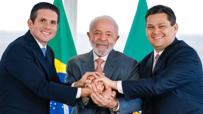 Lula ameaça vetar aumento no número de deputados após embates com Motta e Alcolumbre