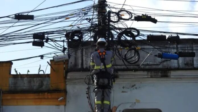 MPF agenda data da audiência sobre retirada de fios de postes em João Pessoa