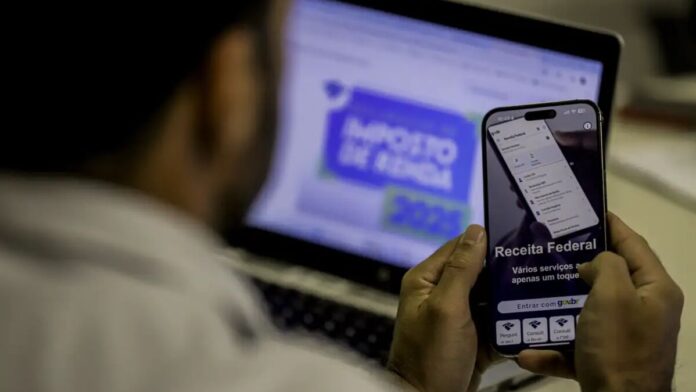Receita paga nesta segunda segundo lote de restituição do Imposto de Renda