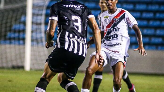 Tubarão e Galo fazem jogo equilibrado e ficam no empate