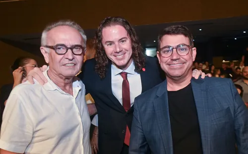 
				
					Cícero vai a lançamento de curta em homenagem a Ronaldo e falta ao Orçamento Democrático em CG
				
				