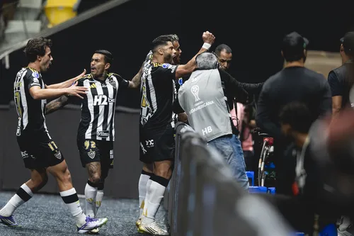 
				
					Hulk decide e se torna o maior artilheiro da Arena MRV em vitória do Atlético-MG na Sul-Americana
				
				