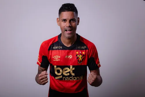 
				
					Rejeitado na base, Aderlan retorna ao Sport 15 anos depois para o restante da Série A 2025
				
				