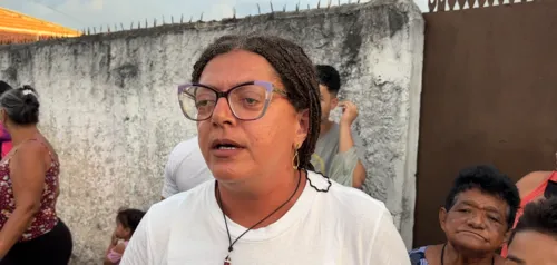 
				
					Fãs de Hytalo Santos se reúnem na frente do presídio do Róger para chegada do influenciador
				
				