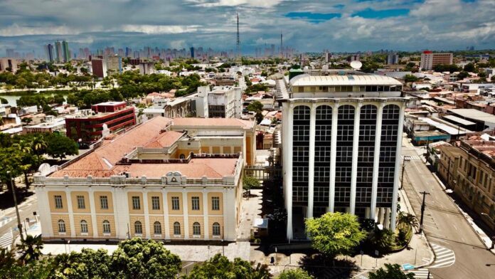 Câmara do TJPB libera 'habite-se' de prédio com altura acima do permitido na orla de João Pessoa