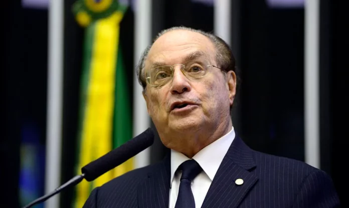 De direita era Paulo Maluf